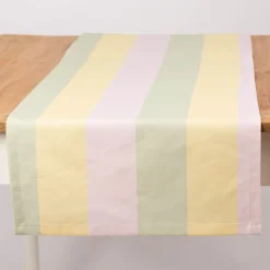 Tischläufer aus Baumwolle mit Streifen flieder vanille pistazie 40x160cm von SCHÖNER LEBEN.