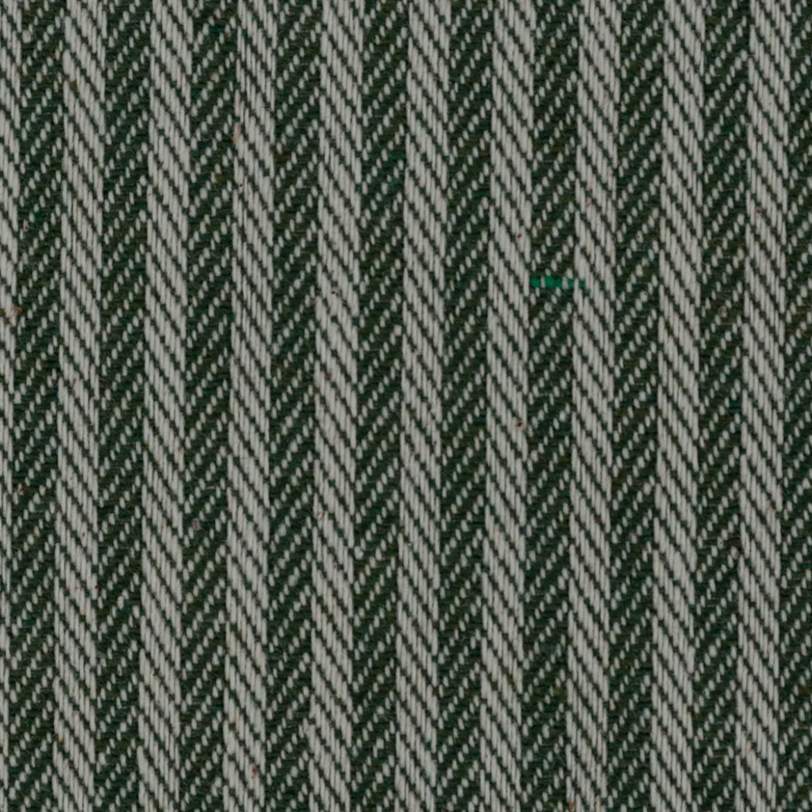 Tischläufer aus Dobbystoff mit schmalen Streifen grün beige in 40x160cm von SCHÖNER LEBEN.