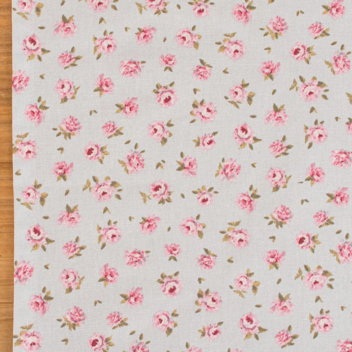 Tischläufer Classic Little Rose Rosenblüten hellblau rosa 40x160cm von SCHÖNER LEBEN.