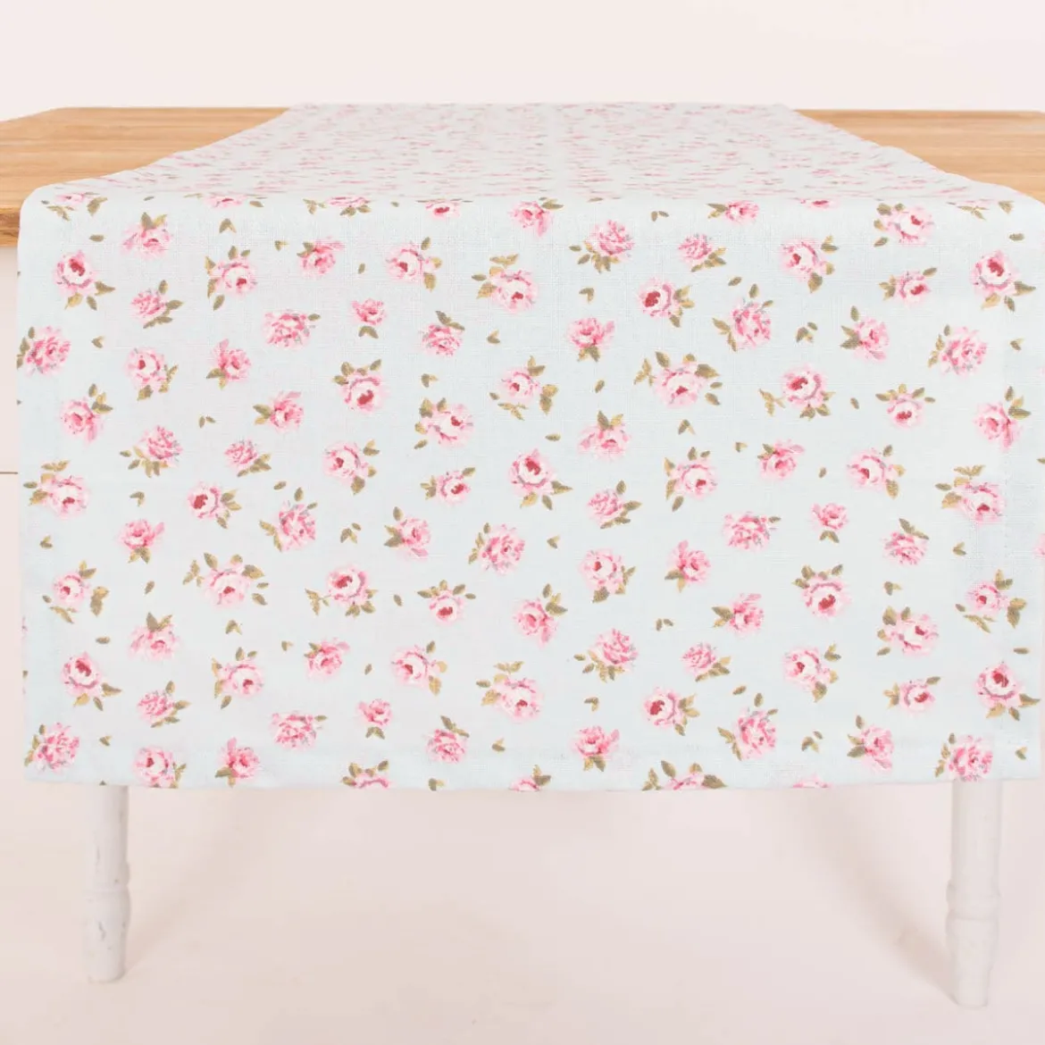 Tischläufer Classic Little Rose Rosenblüten hellblau rosa 40x160cm von SCHÖNER LEBEN.