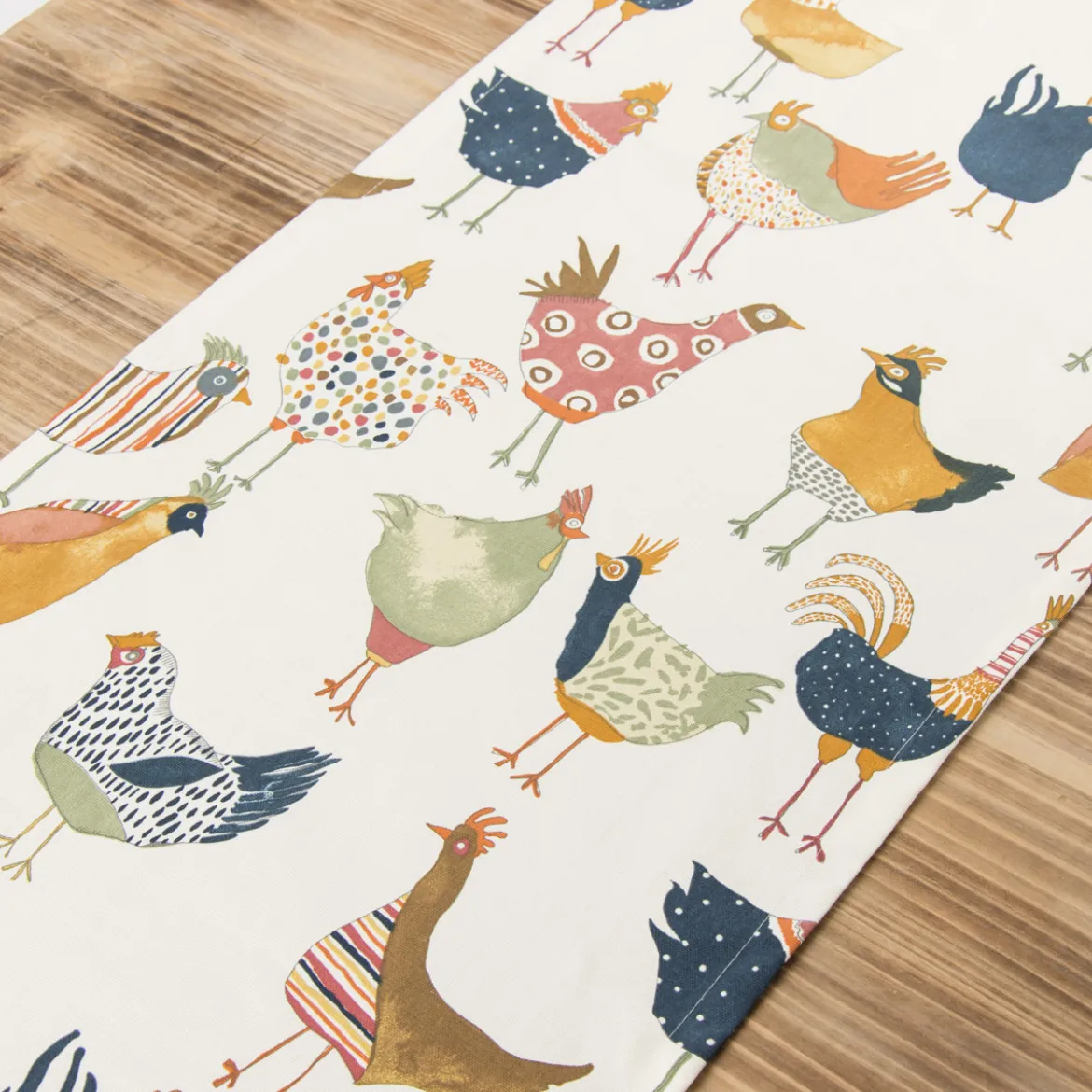 Tischläufer Harriet Vintage Hühner wollweiß bunt 40x160cm von SCHÖNER LEBEN.