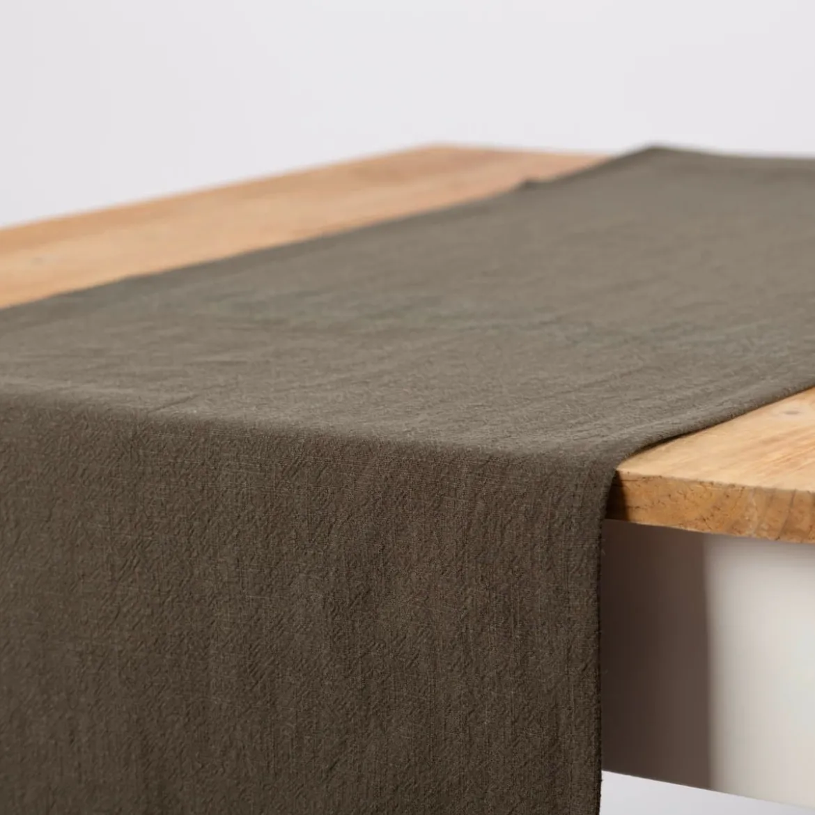 Tischläufer Leinen mit BW-Anteil einfarbig khakigrün 40x160cm von SCHÖNER LEBEN.