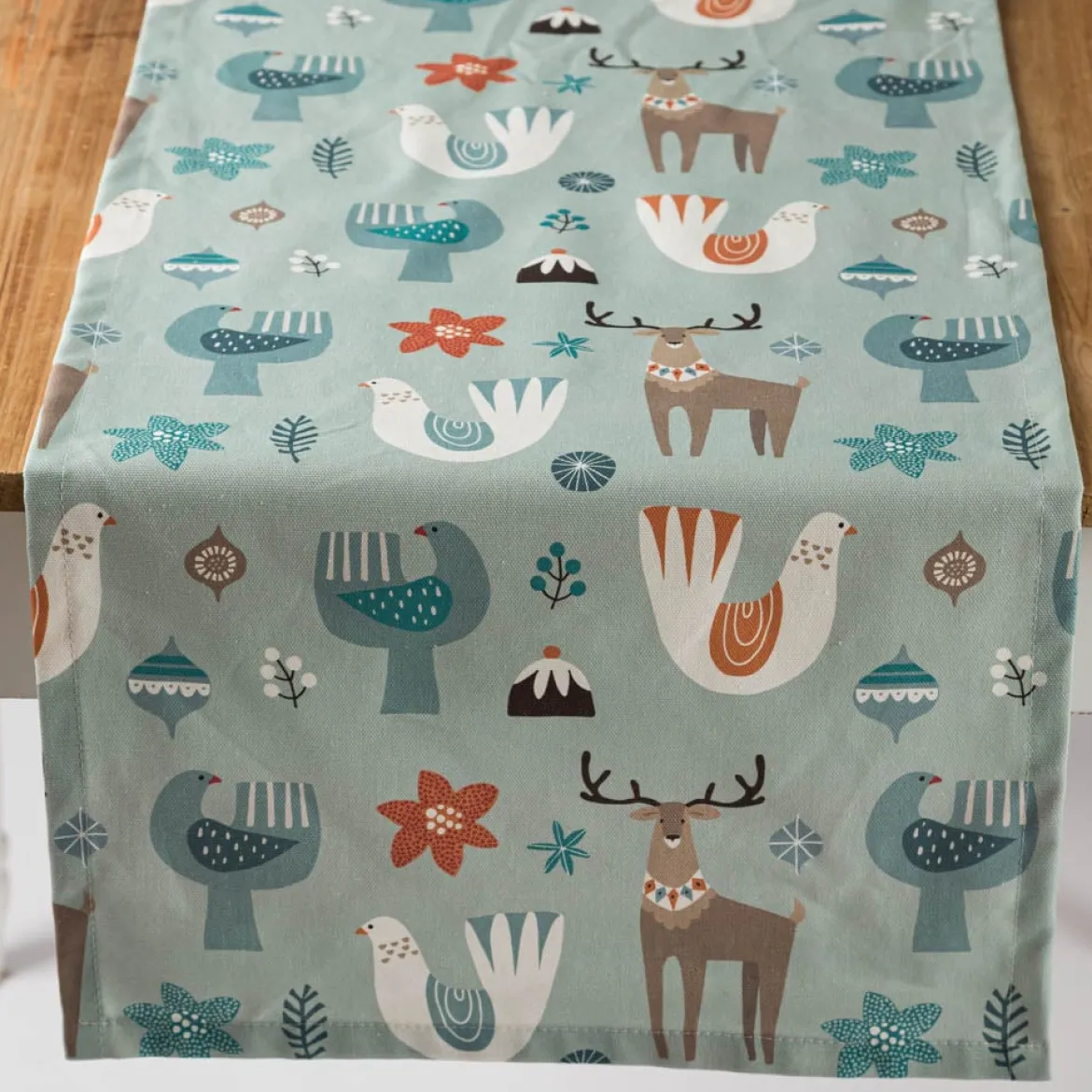Tischläufer Scandi Christmas hellblau 40x160cm von SCHÖNER LEBEN.