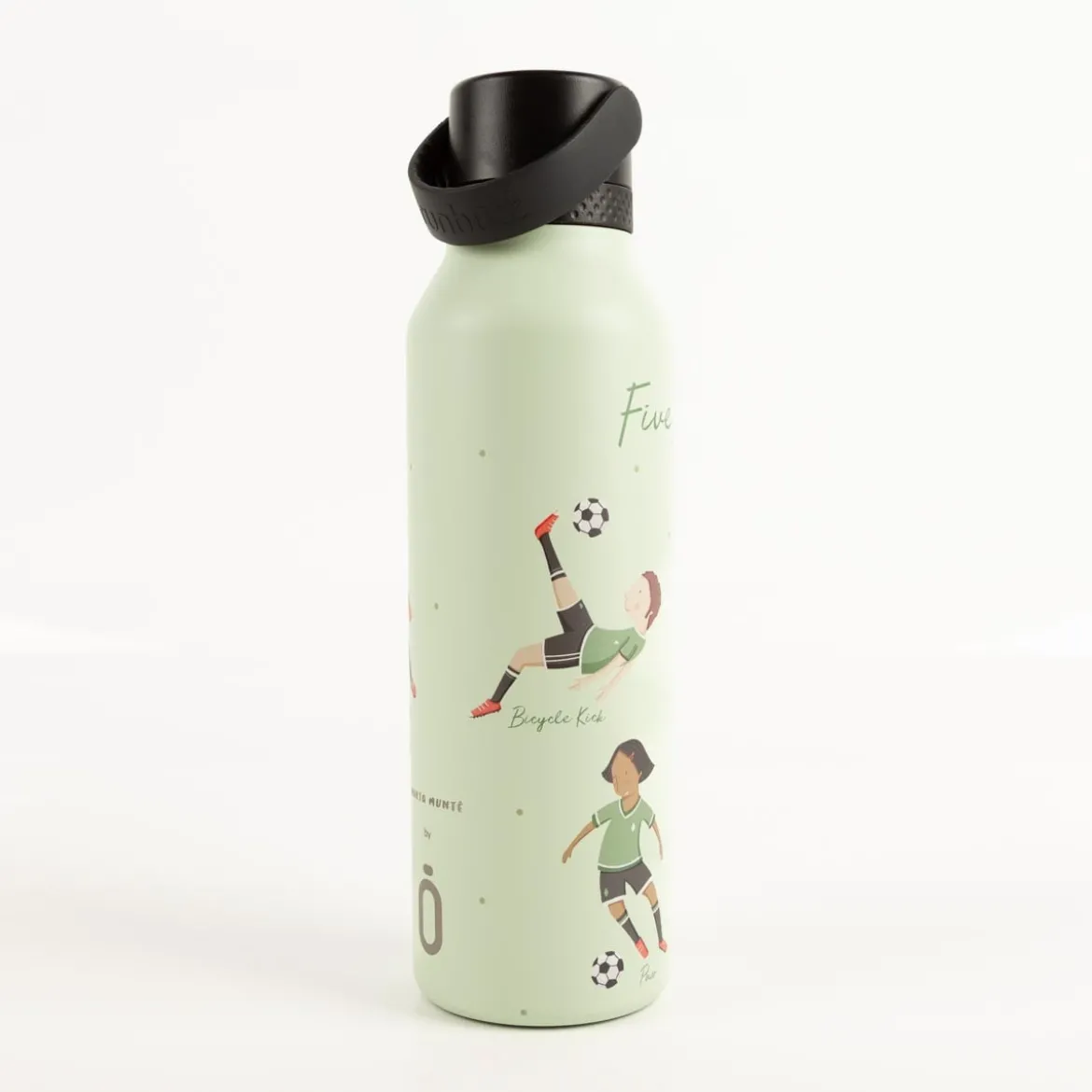 Trinkflasche Marta Munté Football mintgrün von Runbott 600ml - geschmacksneutral, BPA-frei und auslaufsicher