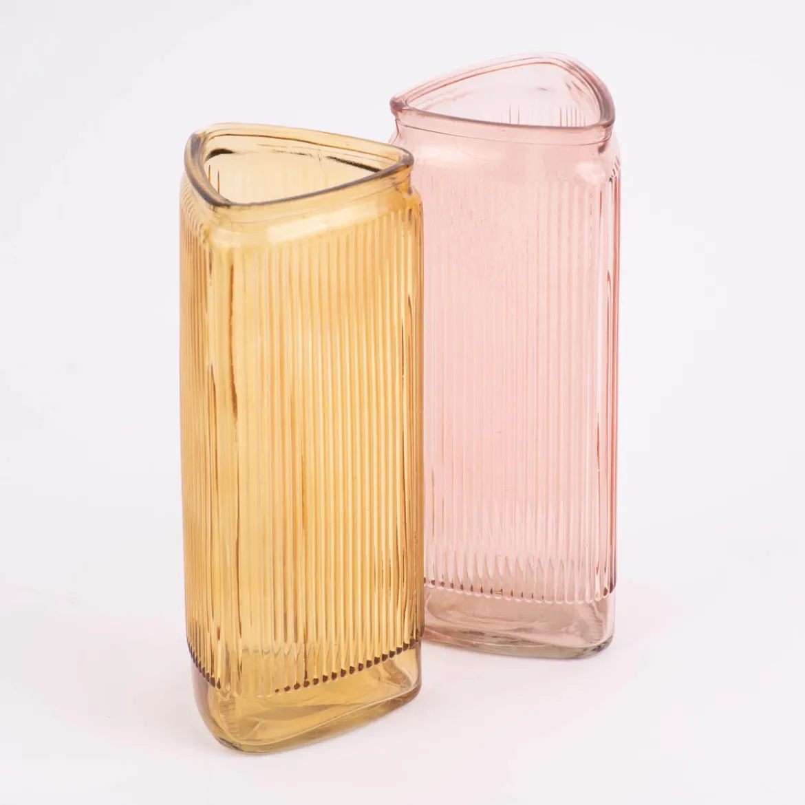 Vase Dekovase Glas dreieckig mit Rillen rosa 10,5x20cm