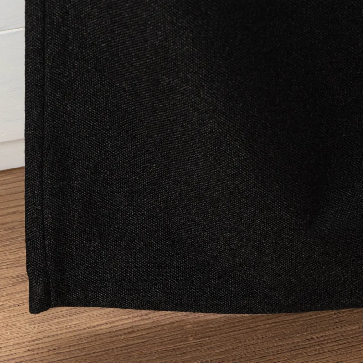 Verdunklungsgardine mit Ösenaufhängung einfarbig schwarz 140x260cm