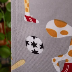 Verdunklungsvorhang Kinderzimmer mit Ösen Fußball grau bunt 140x260cm