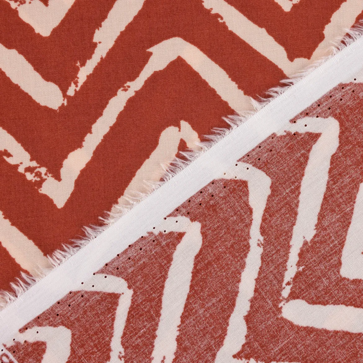 Viskosestoff Bekleidungsstoff Radiance Chevronmuster ZIG ZAG rostrot beige 1,40m Breite