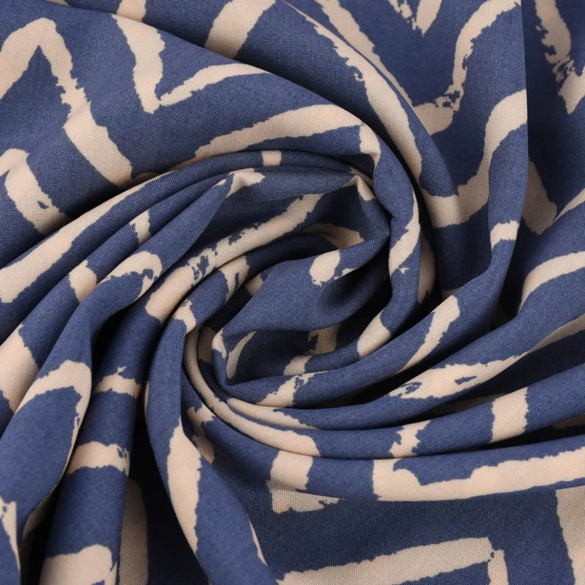 Viskosestoff Bekleidungsstoff Radiance Chevronmuster ZIG ZAG blau beige 1,40m Breite