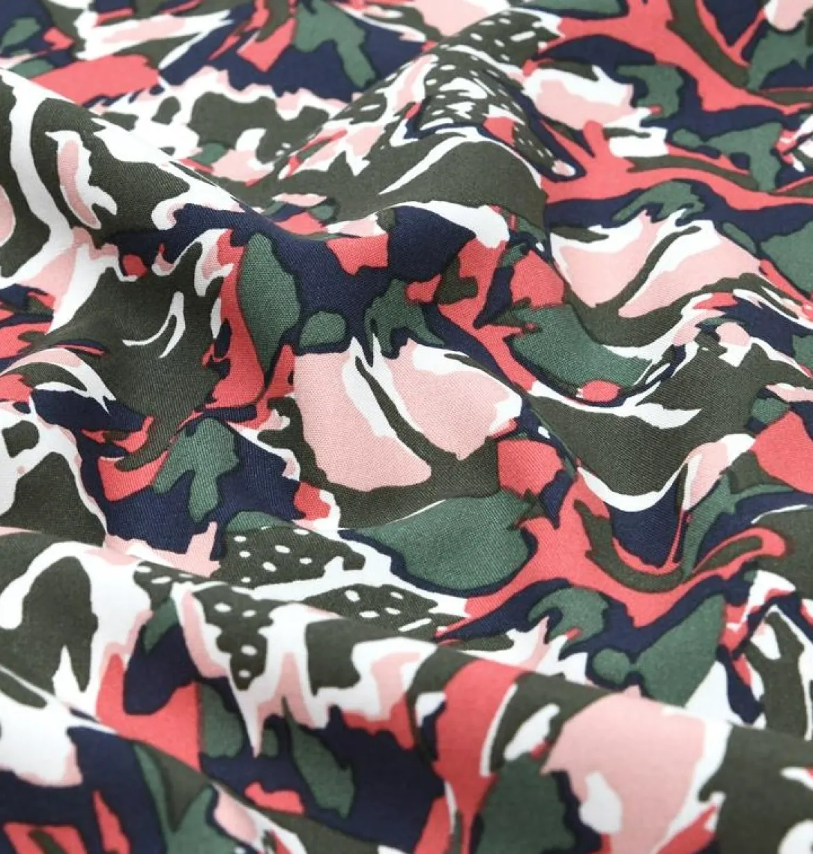 Viskose Stoff für Bekleidung Rox abstrakter Print khakigrün pink rosa 1,50m Breite