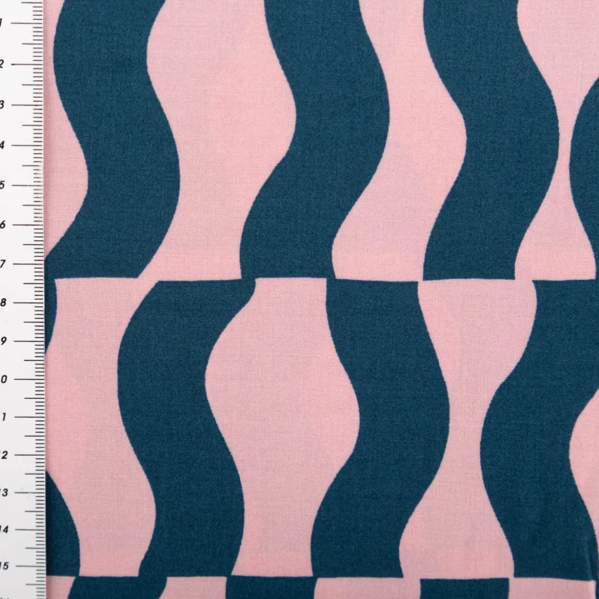 Viskose Stoff Lenzing EcoVero™ Wellen rosa dunkelblau 140 cm Breite