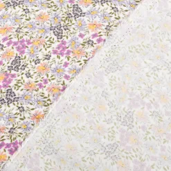 Viskose Stoff Radiance Blumen Blätter Digitaldruck für Bekleidung weiß lila 1,4m Breite