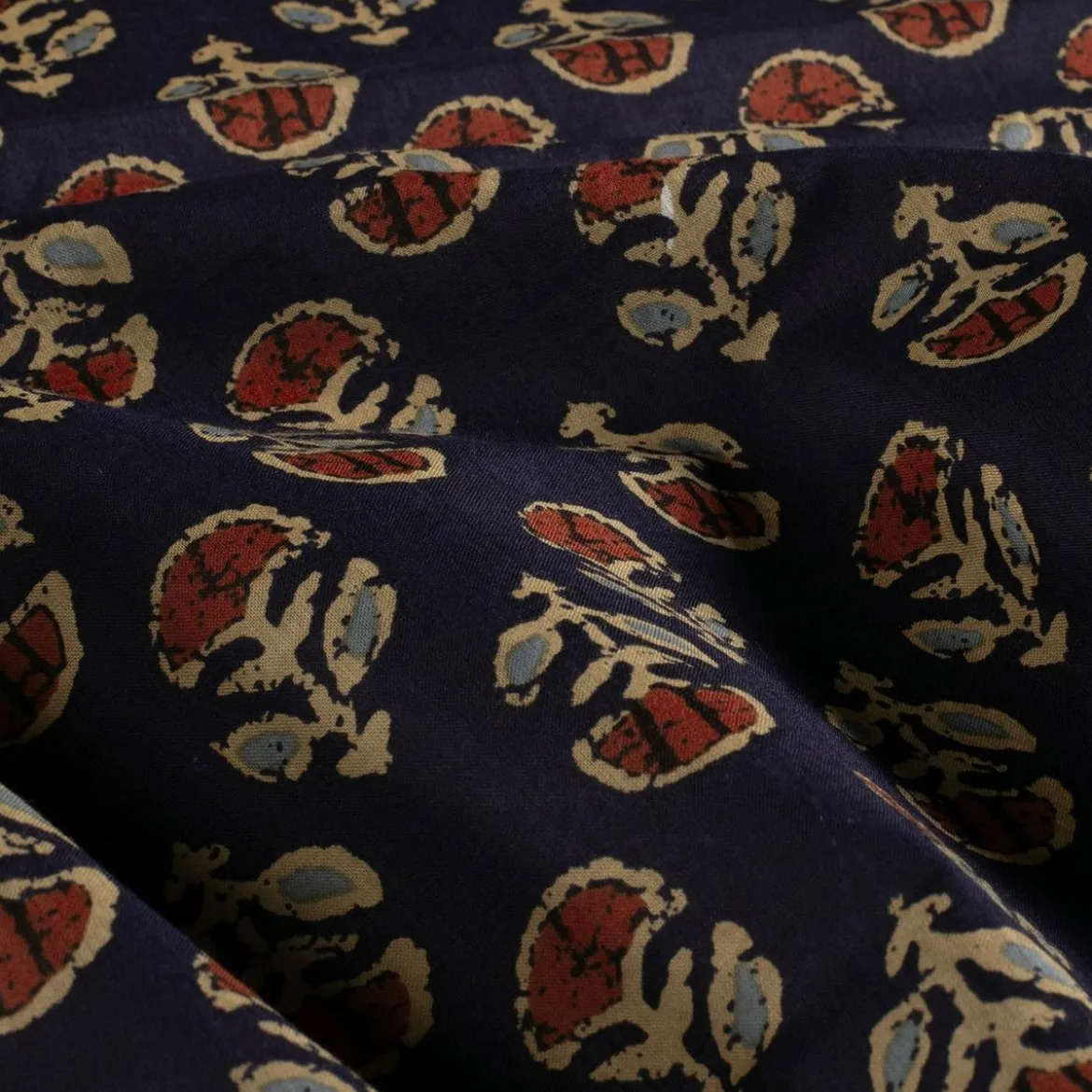 Voile Stoff Batik Ornamente marineblau 1,45m Breite