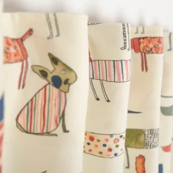 Vorhang aus Baumwolle Hunde beige bunt mit Smok-Schlaufenband 245x130cm (HxB) oder Wunschmaß von SCHÖNER LEBEN.