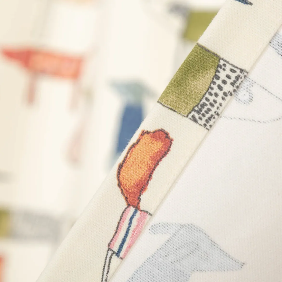 Vorhang aus Baumwolle Hunde beige bunt mit Smok-Schlaufenband 245x130cm (HxB) oder Wunschmaß von SCHÖNER LEBEN.