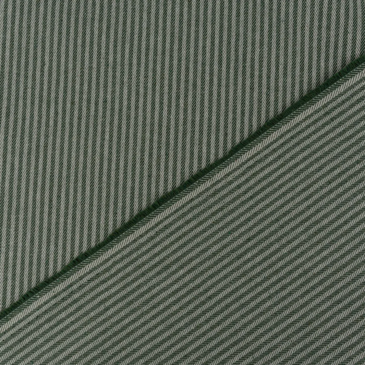 Vorhang aus Dobbystoff mit schmalen Streifen grün beige in 245cm oder Wunschlänge von SCHÖNER LEBEN.