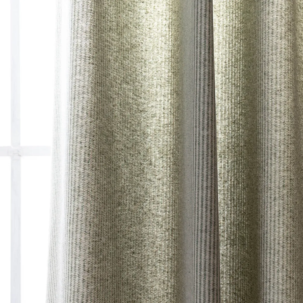 Vorhang aus Dobbystoff mit schmalen Streifen grün beige in 245cm oder Wunschlänge von SCHÖNER LEBEN.