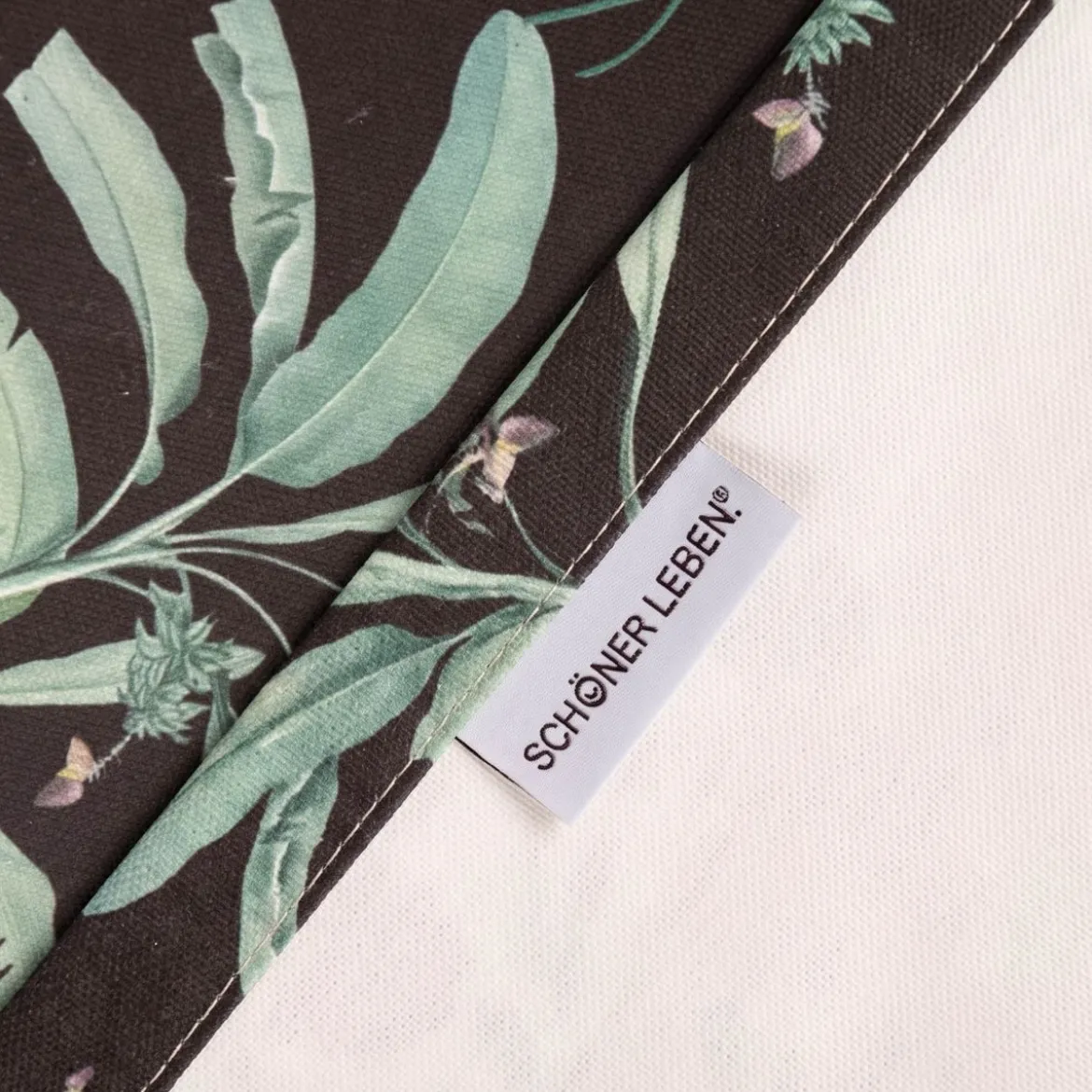 Vorhang Baumwolle Blumen Palmenblätter schwarz bunt mit Smok-Schlaufenband 245x130cm (HxB) oder Wunschmaß von SCHÖNER LEBEN.