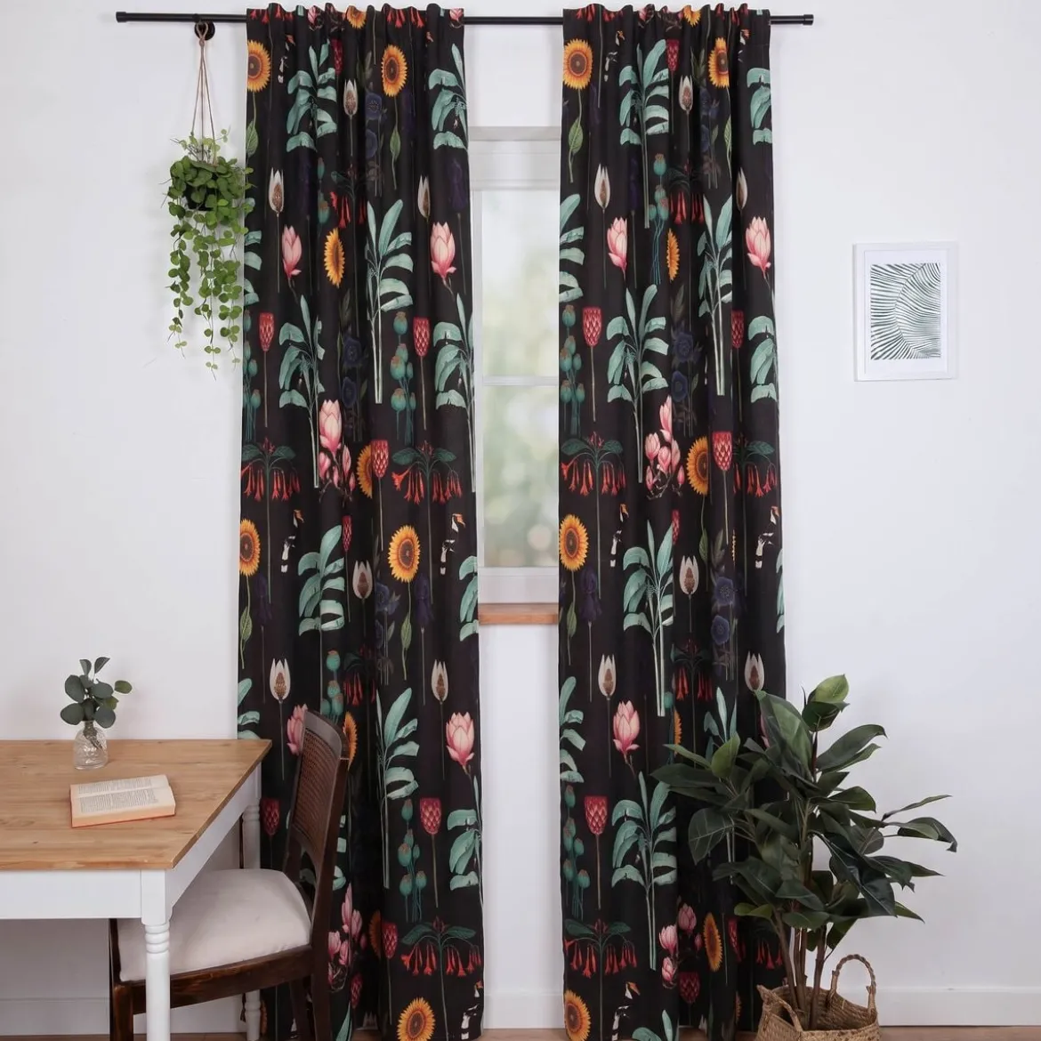 Vorhang Baumwolle Blumen Palmenblätter schwarz bunt mit Smok-Schlaufenband 245x130cm (HxB) oder Wunschmaß von SCHÖNER LEBEN.