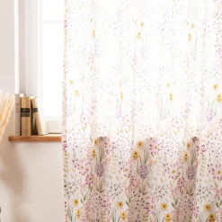 Vorhang Daffodil Spring Flower aus Baumwolle weiß bunt in 245cm oder Wunschlänge von SCHÖNER LEBEN.