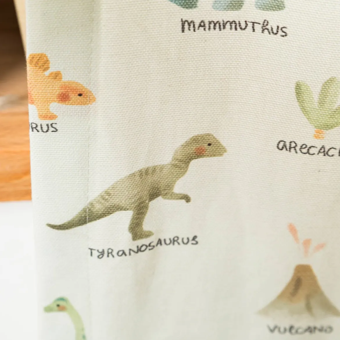 Vorhang Kinderzimmer mit Ösen Dinosaurier mintgrün bunt in 245cm oder Wunschlänge von SCHÖNER LEBEN.