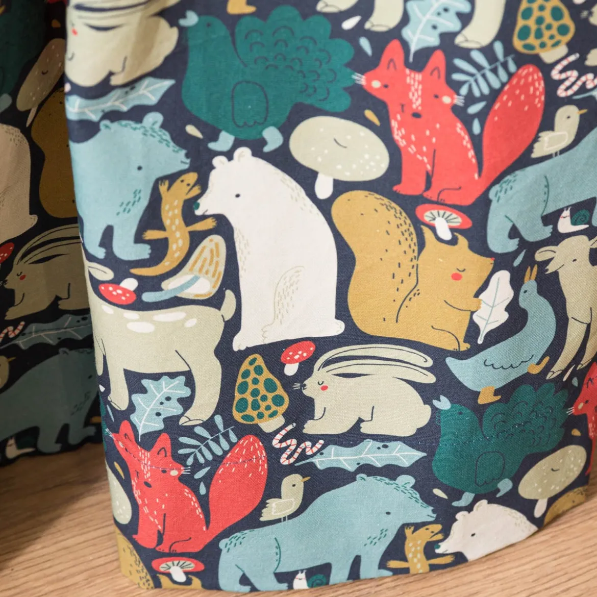 Vorhang Kinderzimmer mit Smok-Schlaufenband Waldtiere Scandi blau rot beige in 245cm oder Wunschlänge von SCHÖNER LEBEN.