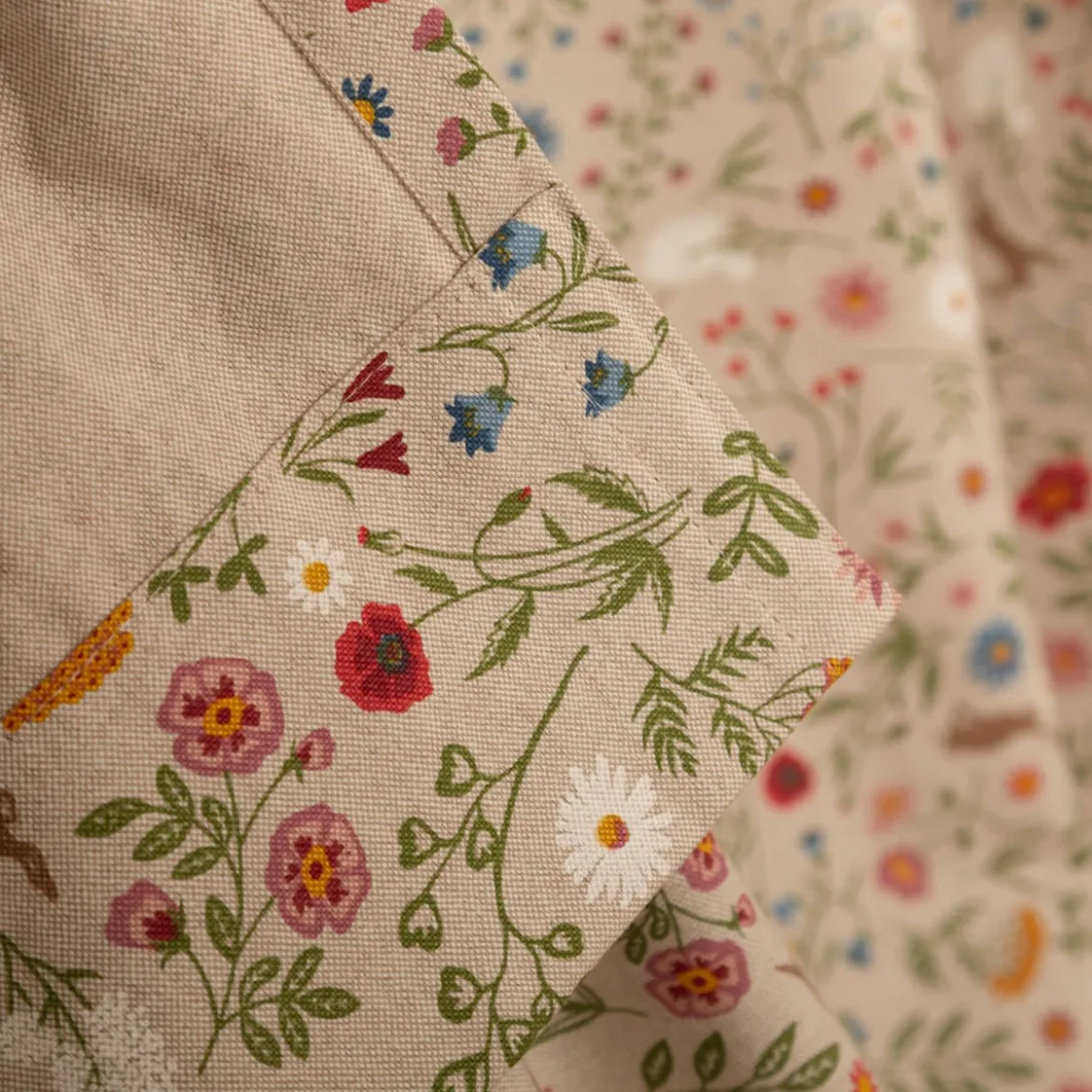 Vorhang Leinenlook Floral Animal Garden natur bunt mit Smok-Schlaufenband 245x130cm (HxB) oder Wunschmaß von SCHÖNER LEBEN.