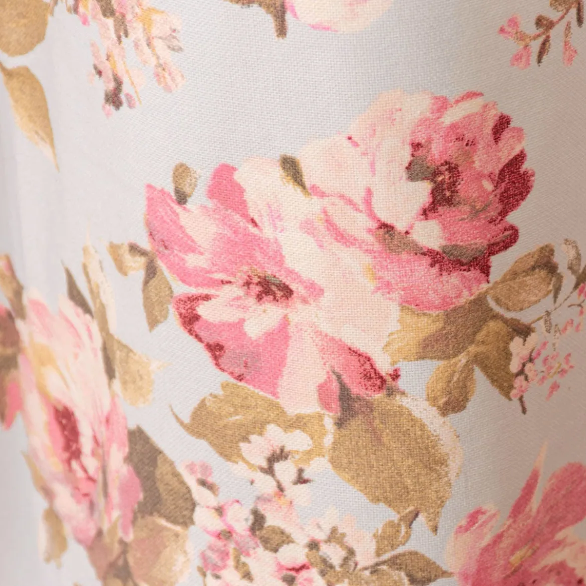 Vorhang mit Ösen Classic Painted Rose Rosen hellblau rosa in 245cm oder Wunschlänge von SCHÖNER LEBEN.