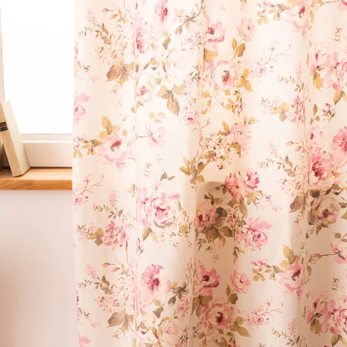 Vorhang mit Smok-Schlaufenband Classic Painted Rose Rosen ecru rosa in 245cm oder Wunschlänge von SCHÖNER LEBEN.