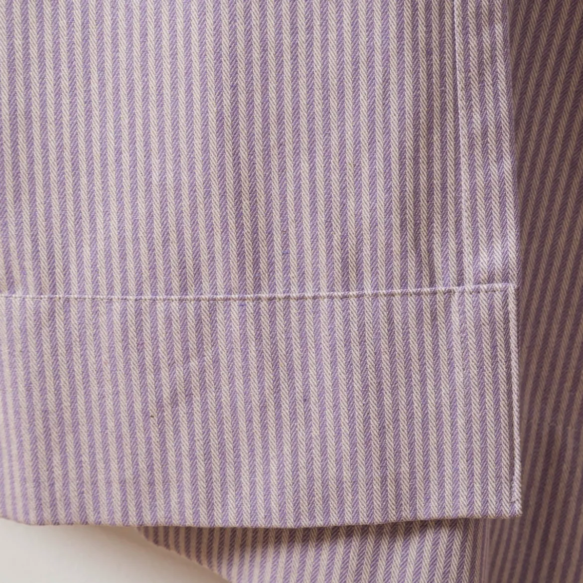 Vorhang mit Smok-Schlaufenband Dobby Streifen lila beige in 245cm oder Wunschlänge von SCHÖNER LEBEN.