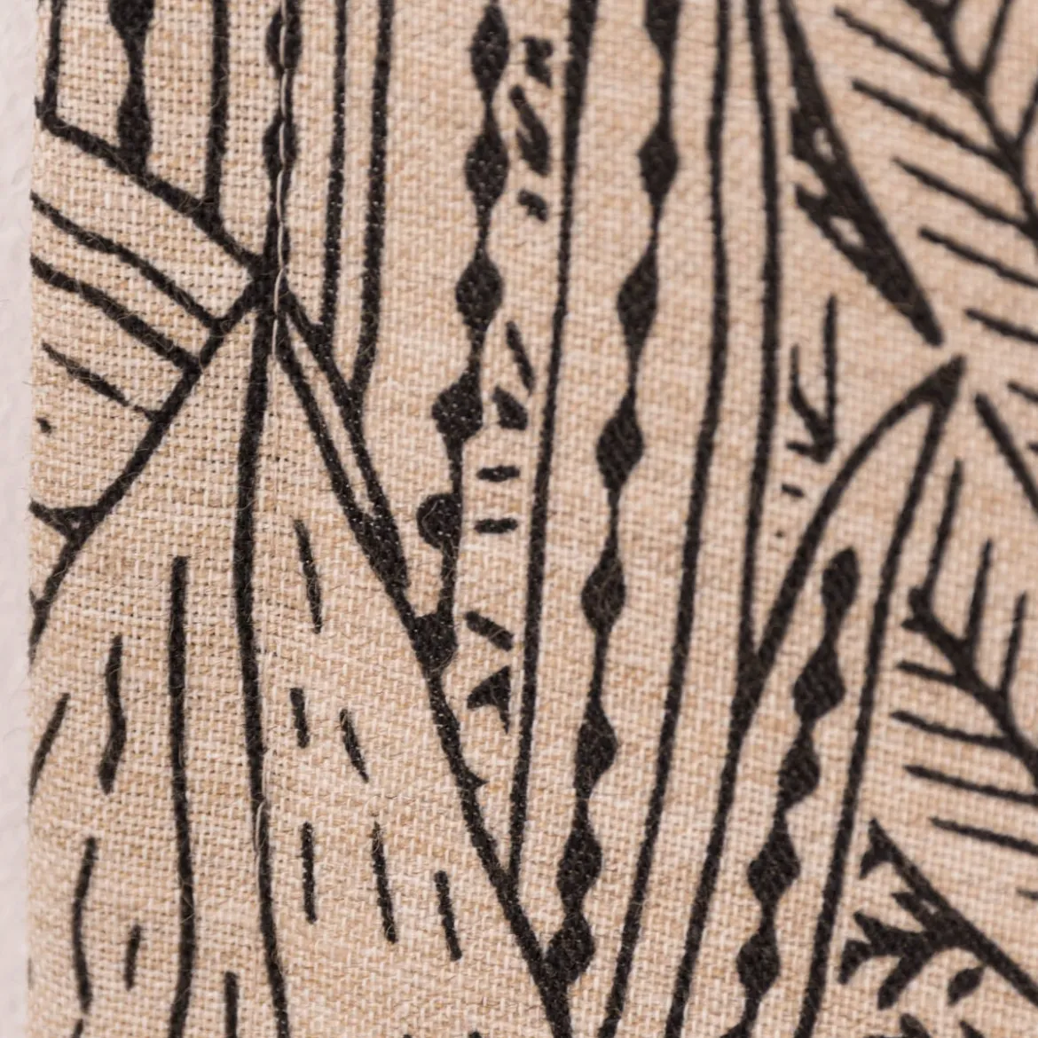 Vorhang Orphee Botanics Leinenlook mit schwarzen Ösen natur schwarz in 245cm oder Wunschlänge von SCHÖNER LEBEN.