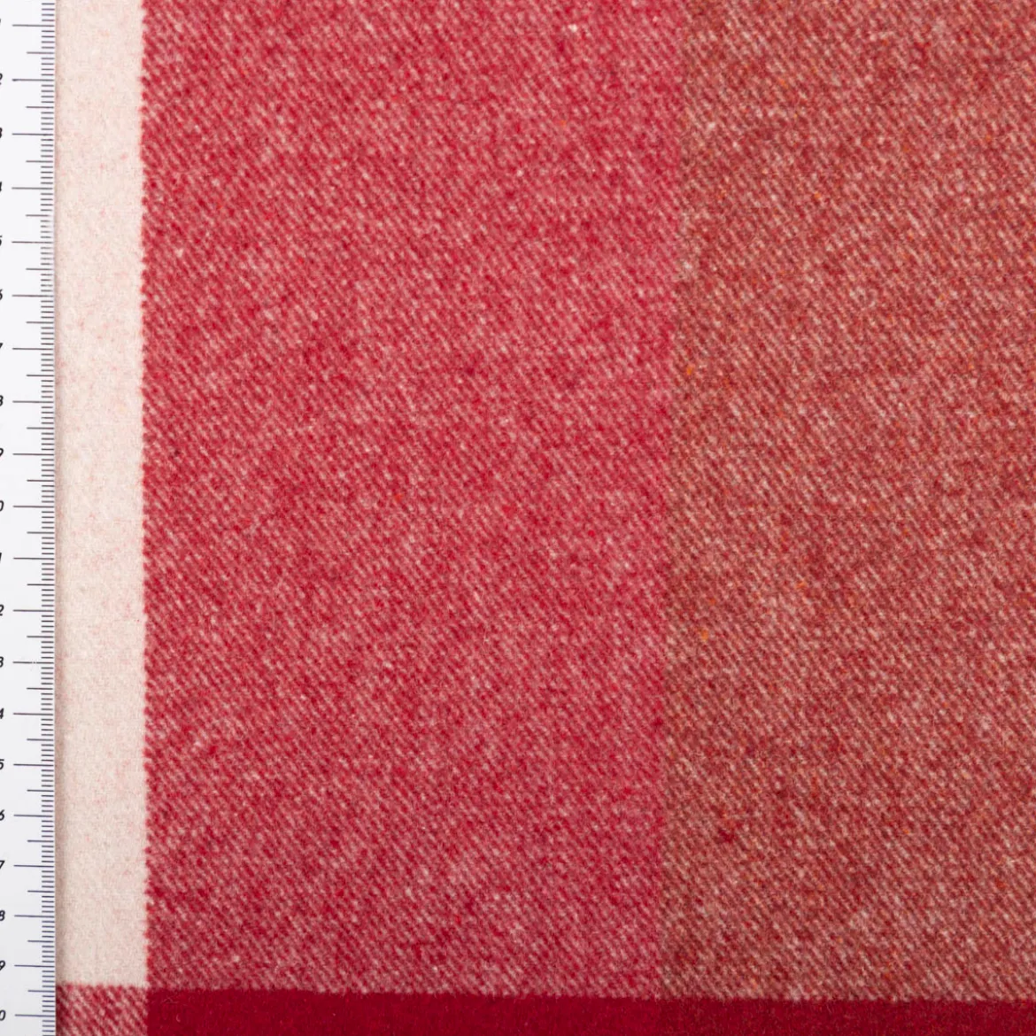 Vorhangstoff Wolloptik Landhauskaro weiß rot 140cm Breite