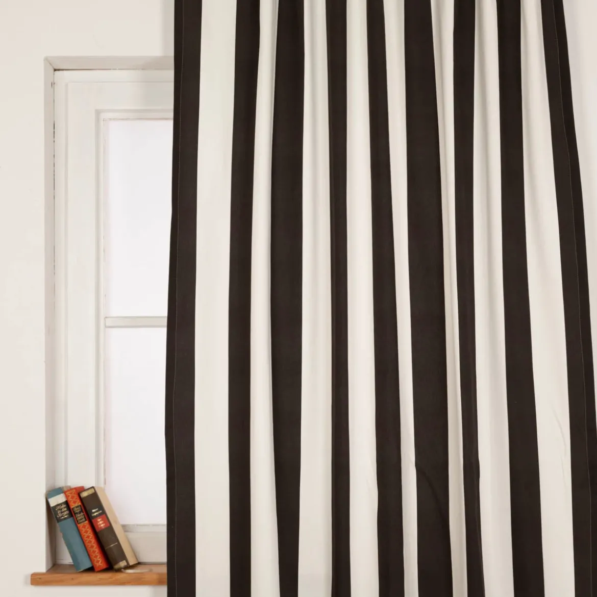 Vorhang Streifen schwarz ecru mit Smok-Schlaufenband 245x130cm (HxB) oder Wunschmaß von SCHÖNER LEBEN.
