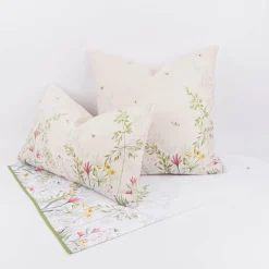 Wende Kissenhülle Blumenwiese Samtoptik cremeweiß bunt 45x45cm von Clayre & Eef