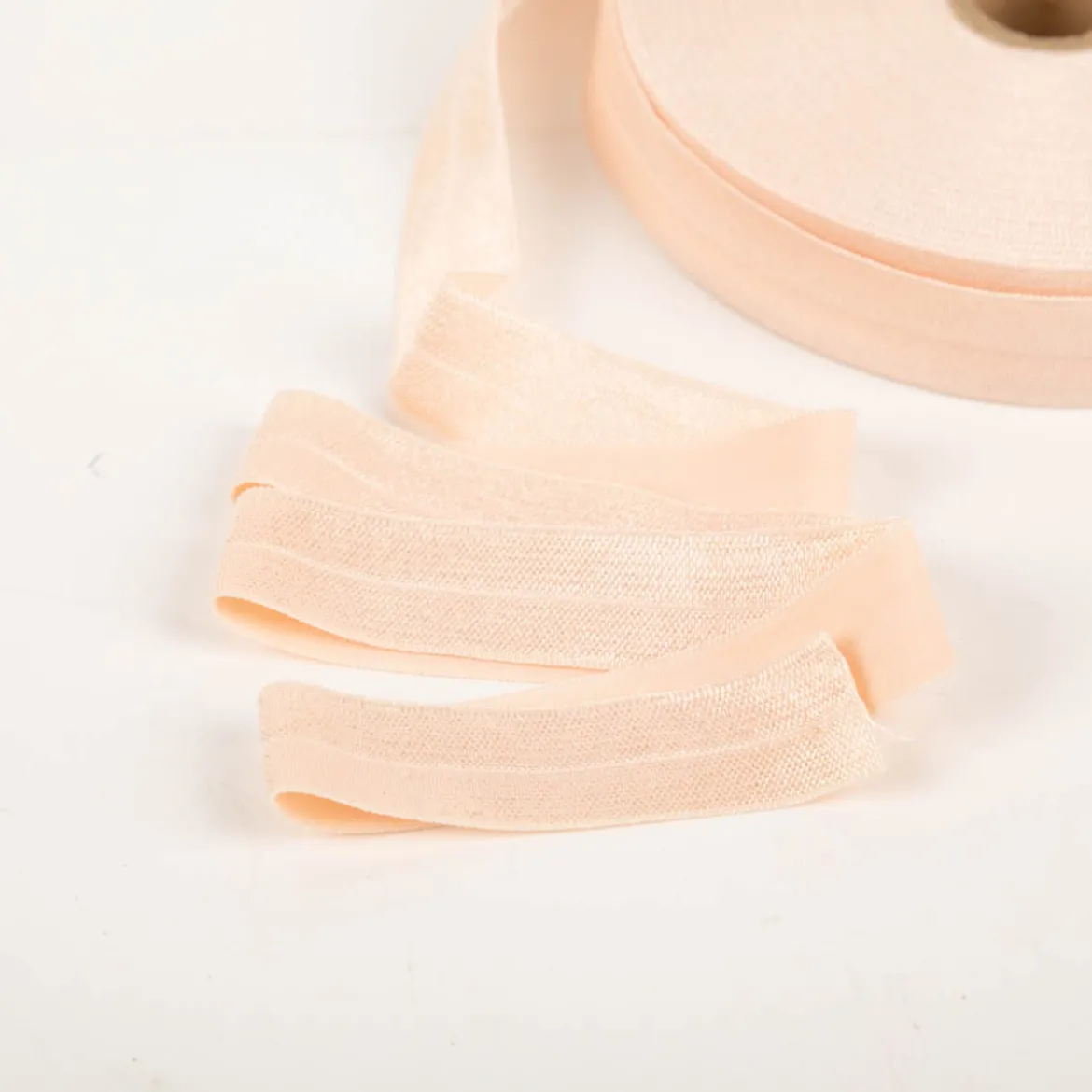YKK elastisches Falzband / Falzgummi 20mm perlrosa Meterware
