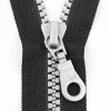YKK Reißverschluss Vislon teilbar silber 5mm 50cm lang in der Farbe schwarz